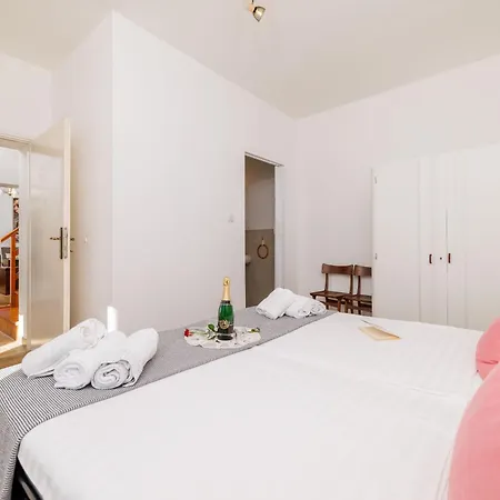 House Bozica With Sauna And Pool Hébergement de vacances