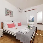 House Bozica With Sauna And Pool Nyaraló *
