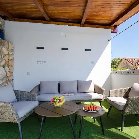 House Bozica With Sauna And Pool Nyaraló