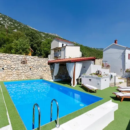 House Bozica With Sauna And Pool Nyaraló
