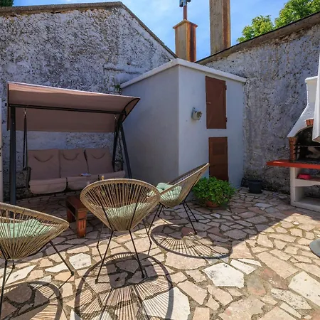 House Bozica With Sauna And Pool Tribalj