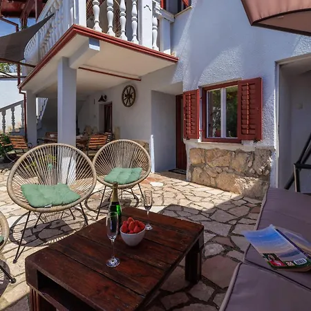House Bozica With Sauna And Pool