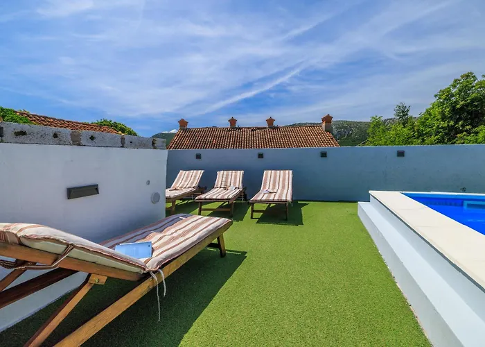House Bozica With Sauna And Pool